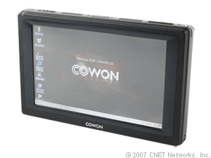 هموطن آنلاين - Cowon Q5W نام دستگاه  پخش ويديوي قابل حمل شركت كوون است كه با فناوري هاي بلوتوث و Wi-Fi سازگار بوده و داراي بلندگو و MSN Messenger است. قيمت اين محصول 550 دلار است.